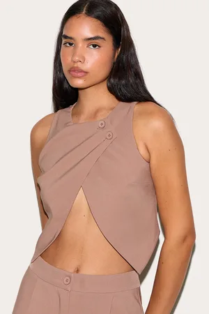 PRETTYLITTLETHING Tall Asymmetric Button Detail Vest