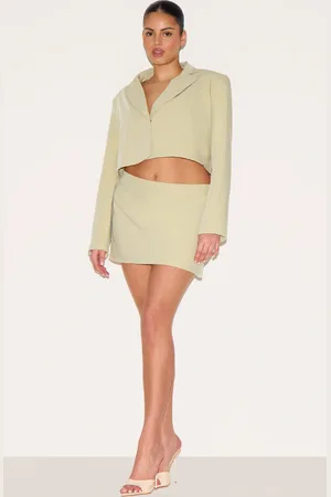 PRETTYLITTLETHING Plus Tailored Woven Bow Detail Micro Mini Skirt
