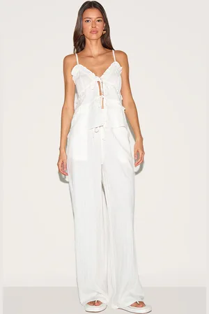 PRETTYLITTLETHING Textured Mid Rise Wide Leg Pants