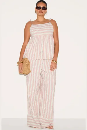 PRETTYLITTLETHING Plus Woven Textured Striped Straight Leg Pants