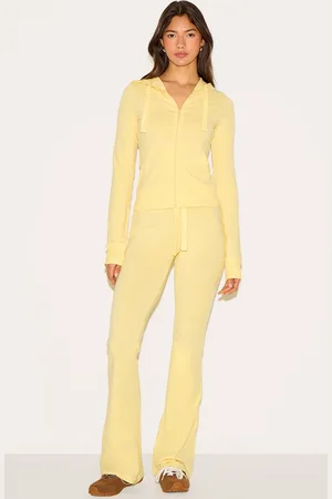 PRETTYLITTLETHING Low Rise Skinny Flare Pants