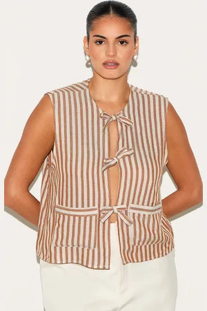 PRETTYLITTLETHING Plus Stripe Tie Front Vest