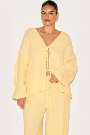 PRETTYLITTLETHING Plus Textured Cheesecloth Tie Front Shirt