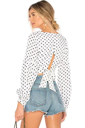 superdown Yasmin Tie Back Crop Top in White. - size M (also in S, XS)