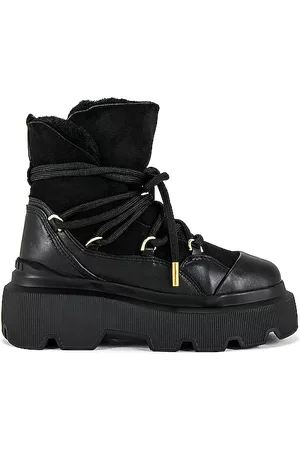 INUIKII Endurance Trekking Bootie in Black.