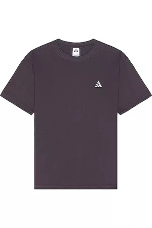 Nike Men Short Sleeved T-Shirts - M Nrg Acg Short Sleeve Lbr Tee in Grey.