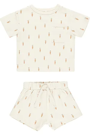Quincy Mae Kids Boxy Pocket Tee & Short Set in Neutral. - size 12-18M (also in 18-24M, 2-3yr, 4-5yr)