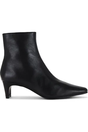 Steve Madden Delvie Boot in Black. - size 8 (also in 8.5)