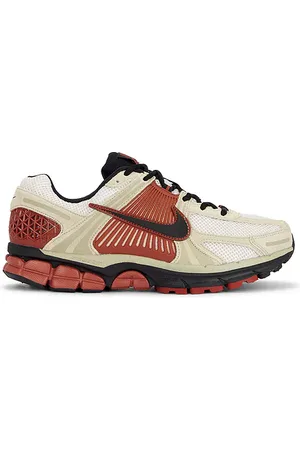Nike Zoom Vomero 5 Sneakers in Brown. - size 10 (also in 10.5, 11, 11.5, 7, 7.5, 8, 8.5, 9, 9.5)
