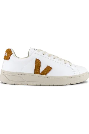 Veja Urca Sneaker in White. - size 35 (also in 36, 37, 38, 39, 40, 41)
