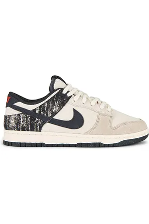 Nike Dunk Low Retro Se Sneakers in Ivory. - size 10 (also in 10.5, 11, 11.5, 12, 13, 14, 7, 7.5, 8, 8.5, 9, 9.5)