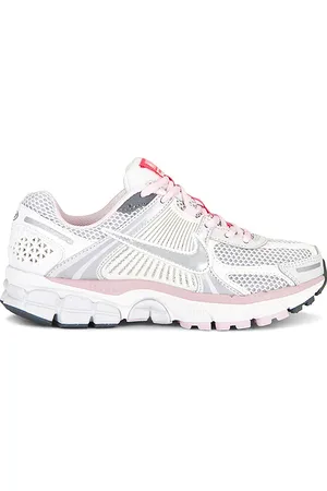 Nike Zoom Vomero 5 Sneaker in White. - size 10 (also in 5, 6, 6.5, 7, 7.5, 8, 8.5, 9, 9.5)
