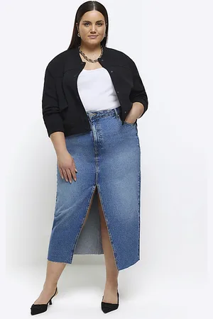 Plus High Rise Frayed Hem Denim Skirt