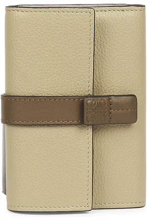 Slim zip bifold wallet in soft grained calfskin Light Caramel/Pecan - LOEWE