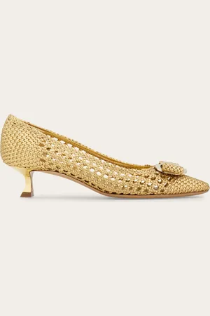 Salvatore Ferragamo Women Kitten heel pump with new Vara plate Size 5
