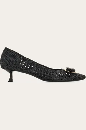 Salvatore Ferragamo Women Kitten heel pump with new Vara buckle Size 5