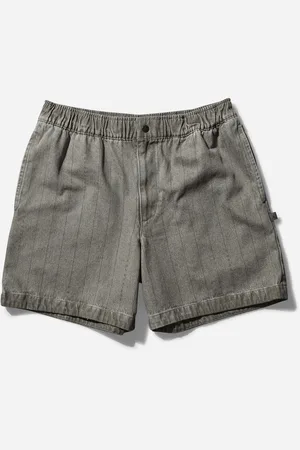 Nike Men s A Ma Maniére Shorts Flat Pewter
