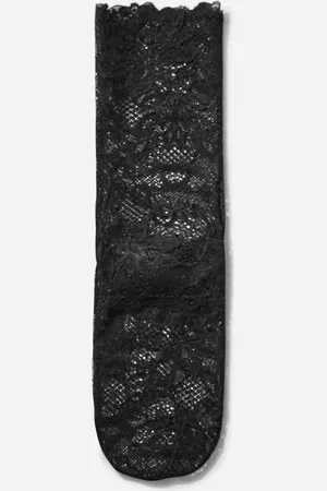 UNDERCOVER Women s Lace Socks