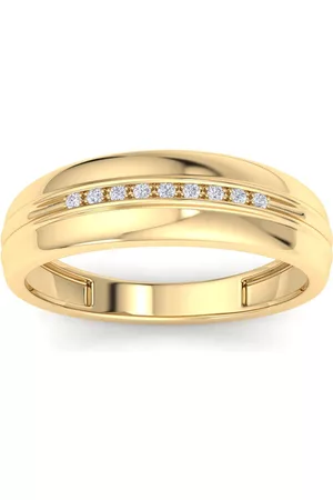 SuperJeweler Modern Channel Set Men's Diamond Wedding Band in (3.5 g)