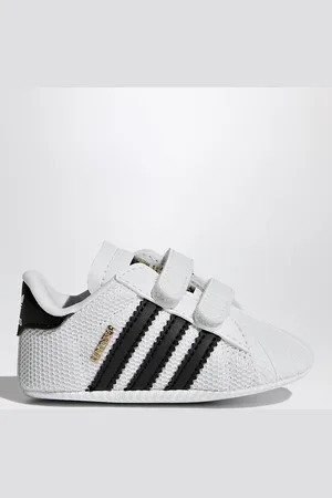 adidas /black Superstar Sneaker