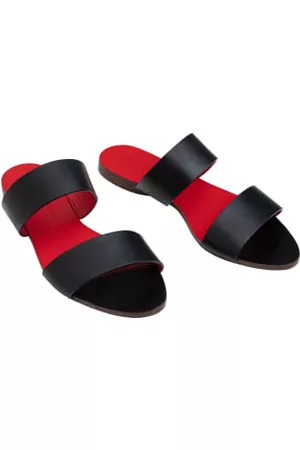 LA PORTEGNA Women Flat Sandals - Alejandra & Black Sandals