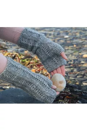 Isle of Auskerry Women Gloves - Lacy Mittens Kit