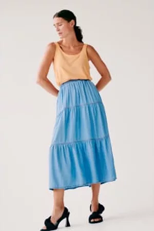 B YOUNG Women Denim Skirts - Light Denim Ruffle Skirt
