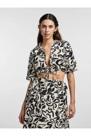 Pieces Women Crop Tops - And White Crop Top