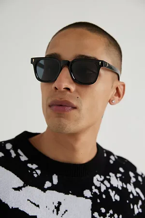 Urban Outfitters - Astro Bug Wrap Sunglasses in Black, Men's at