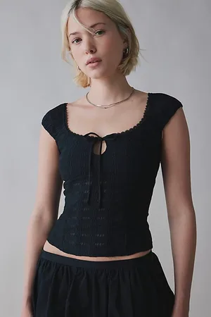 Kimchi Blue Juliette Keyhole Scoop Neck Crinkle Blouse in , Women