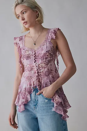 Kimchi Blue Eleanor Flyaway Hanky Hem Blouse in , Women