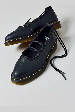 Dr. Martens Women