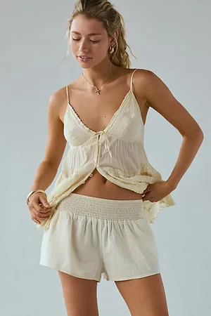 Kimchi Blue Caroline Smocked Waistband Linen-Blend Short in , Women
