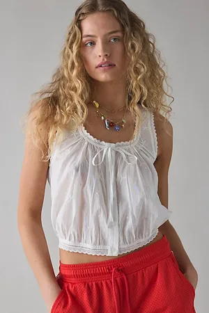 Kimchi Blue Clover Lace-Trim Cropped Tank Top in at Urban Outfitters