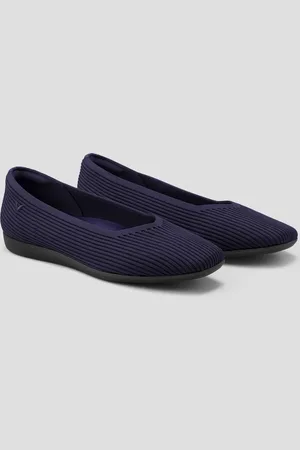 vivaia Lightweight Square-Toe V-Cut Flats (Margot Walker)