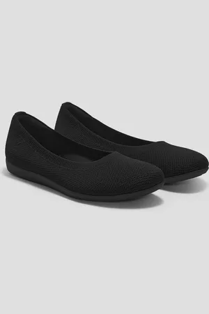vivaia Water-Repellent Round-Toe Walking Flats (Claire Walker)