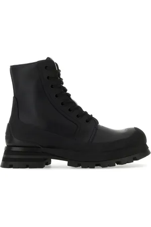 Alexander McQueen Black leather Wander ankle boots