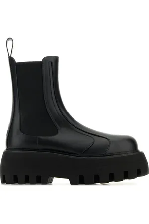 Alexander McQueen Black leather Chelsea Sofa ankle boots